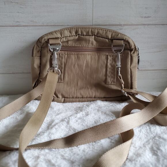 Baggallini Triple Zip Bagg - Picture 2 of 11